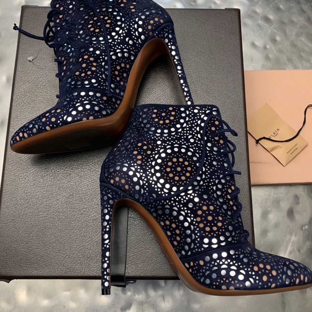 Rare Alana laser cut heels size 38.5 (8.5)